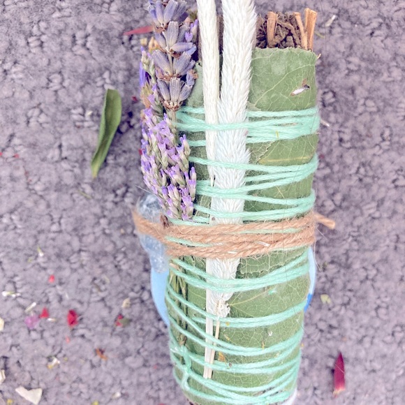 Hand made artisan 4” smudge wand stick Sage, lavender, beeswax zen flix & chill. - Picture 2 of 3